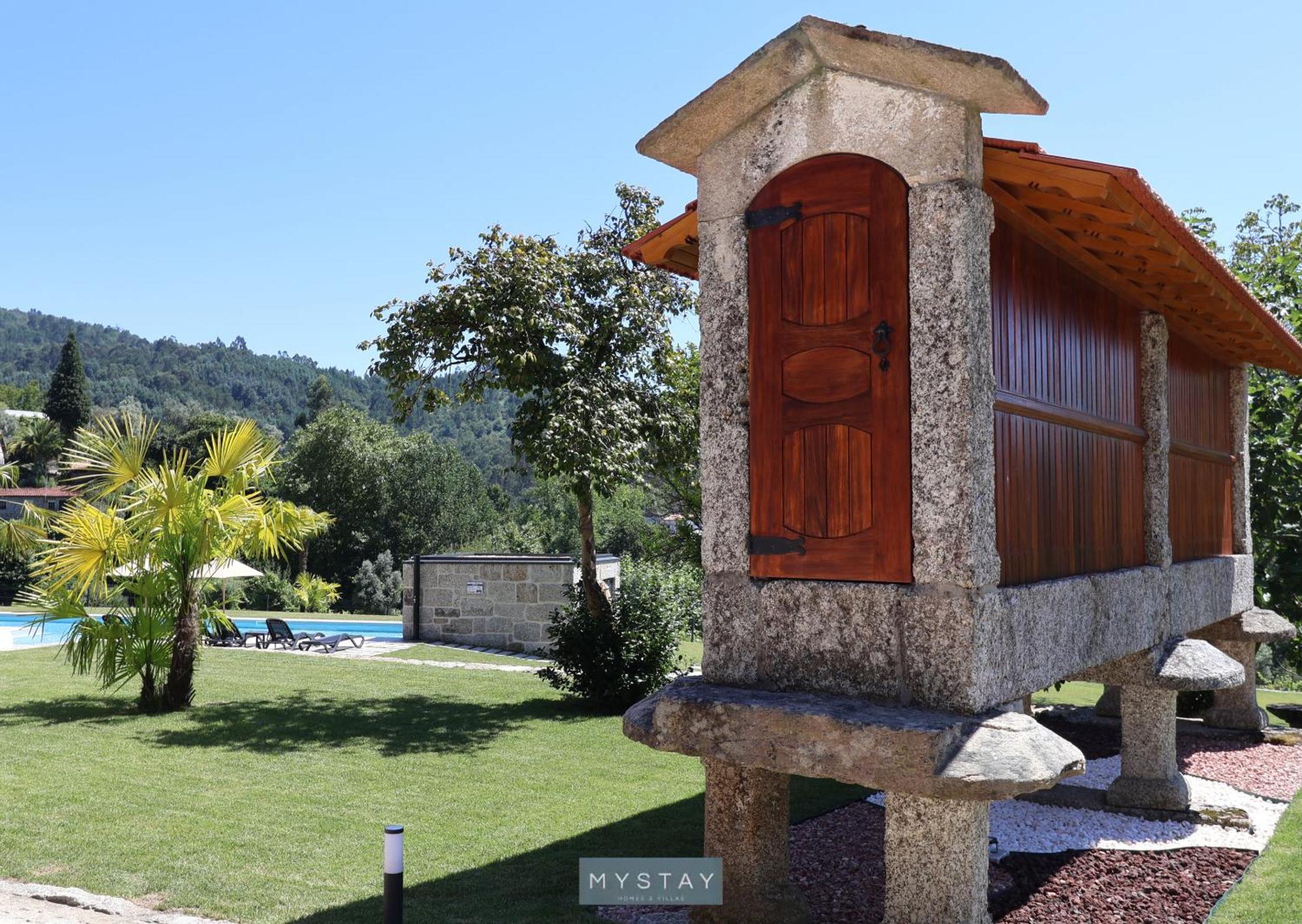 Aparthotel Mystay - Casa D'henrique *